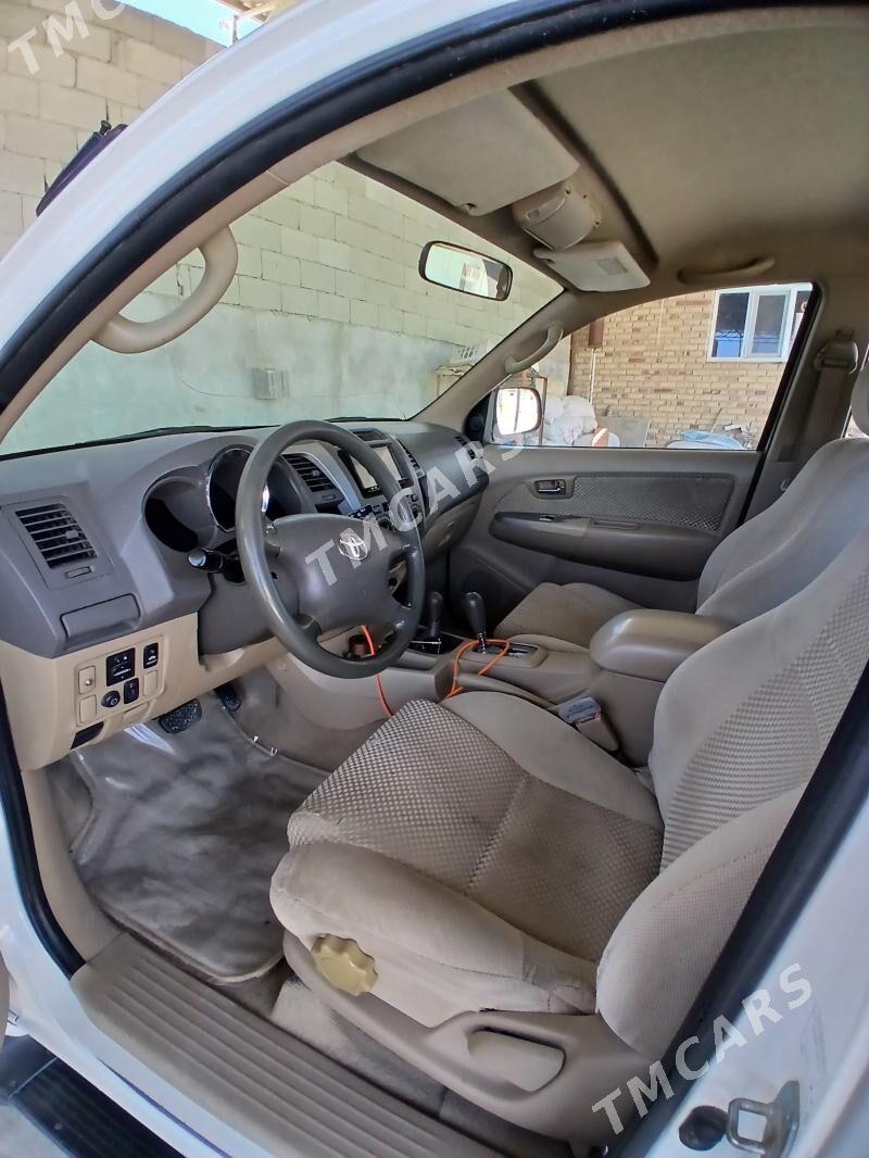 Toyota Fortuner 2012 - 260 000 TMT - Бахарден - img 6