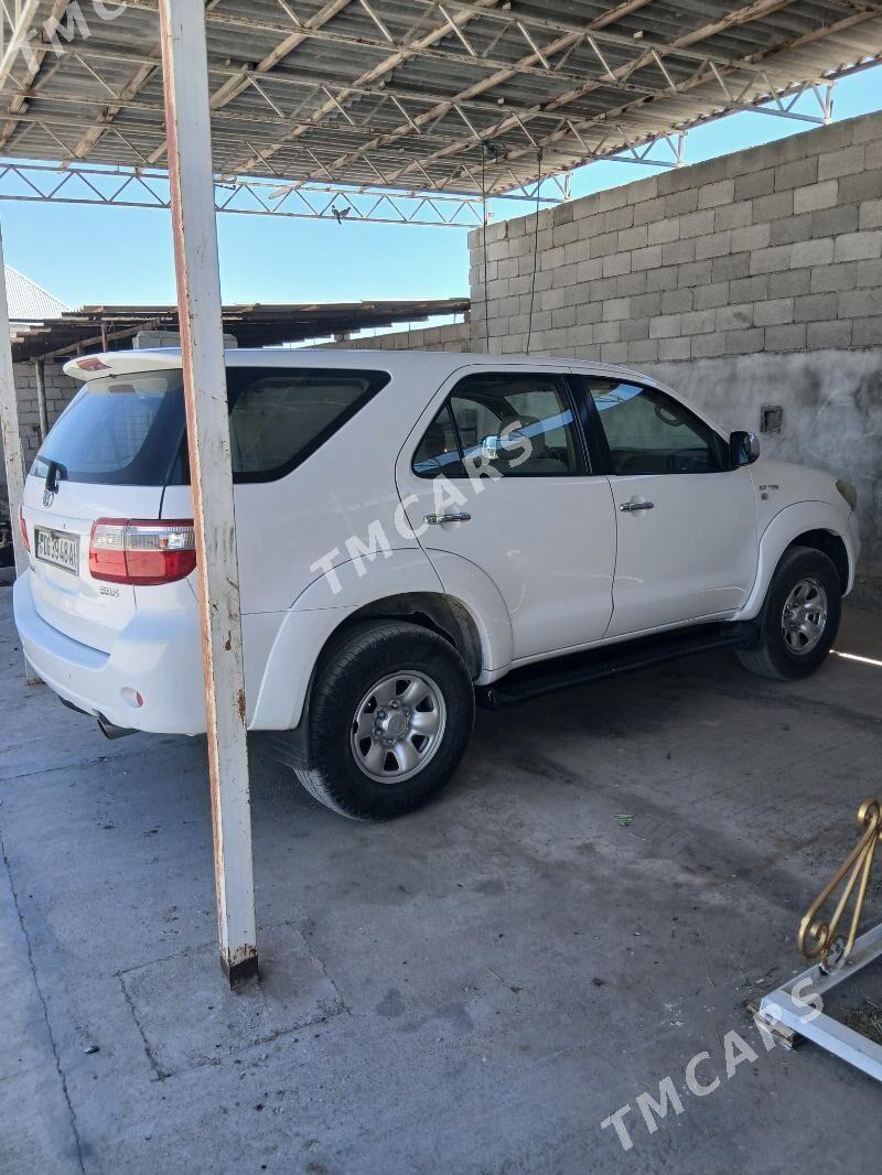Toyota Fortuner 2012 - 260 000 TMT - Бахарден - img 5