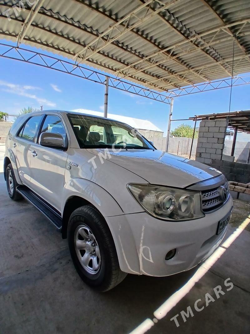 Toyota Fortuner 2012 - 260 000 TMT - Бахарден - img 7