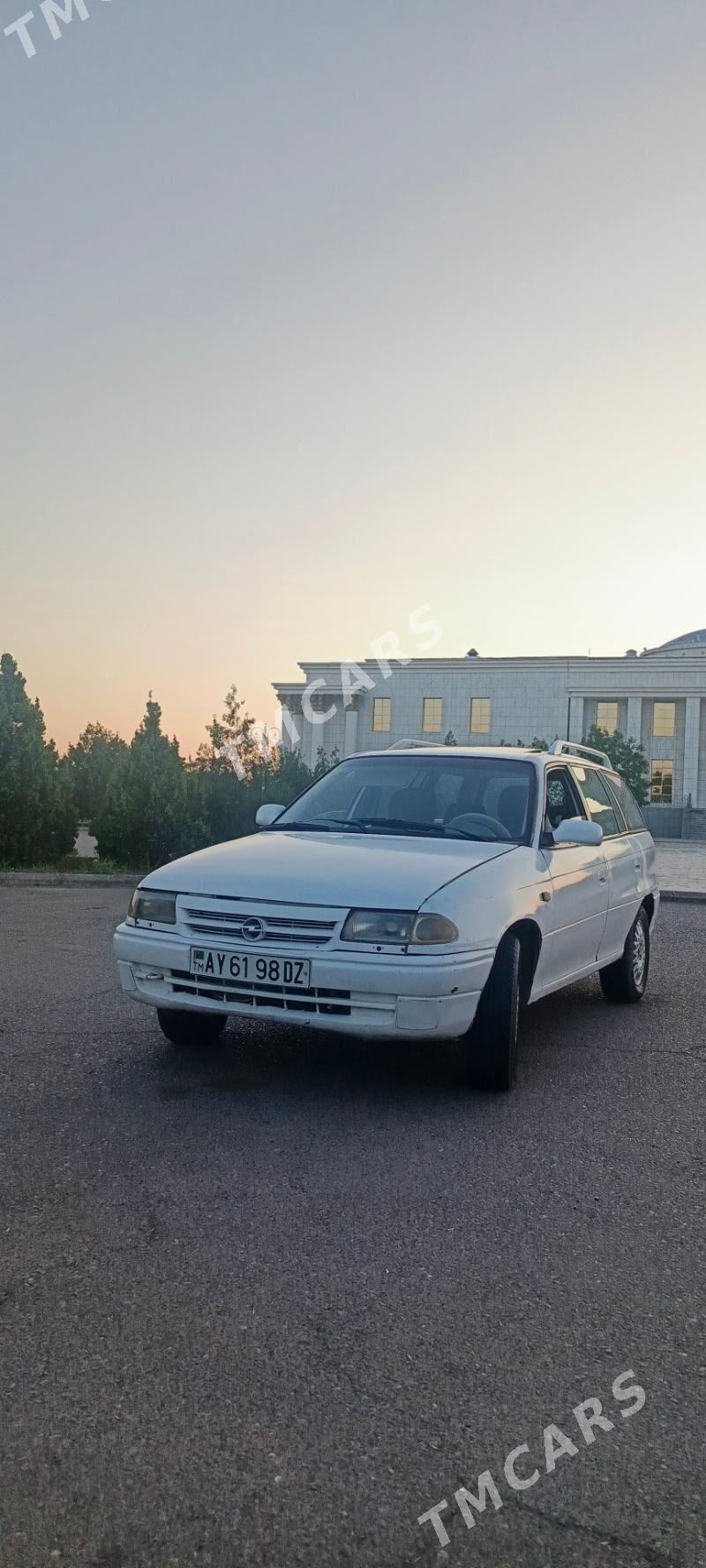 Opel Astra 1993 - 35 000 TMT - Дашогуз - img 4