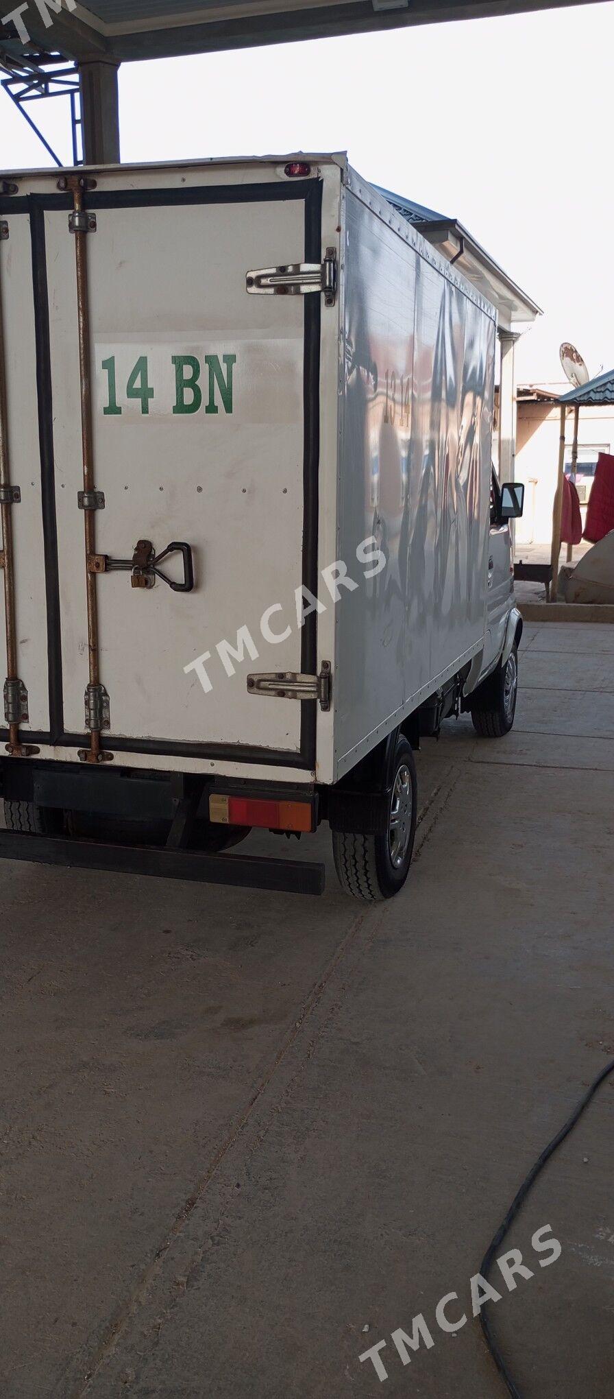Toyota Hiace 2015 - 150 000 TMT - Ашхабад - img 9