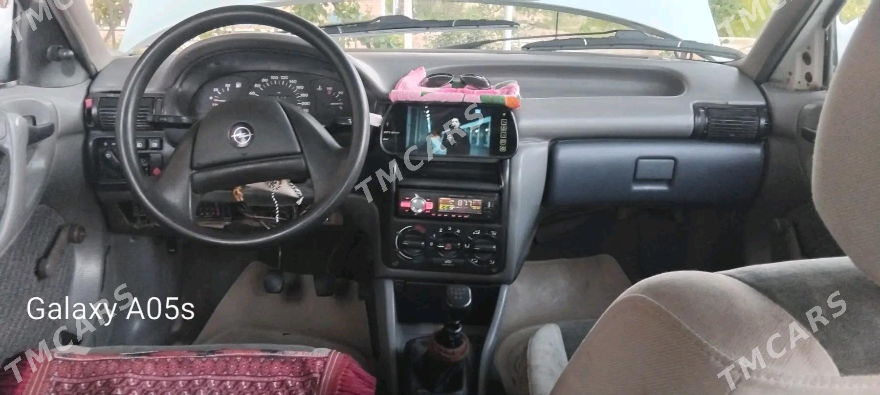 Opel Astra 1992 - 26 000 TMT - Мургап - img 2