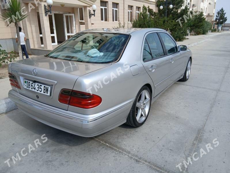 Mercedes-Benz E320 2001 - 120 000 TMT - Türkmenbaşy - img 4