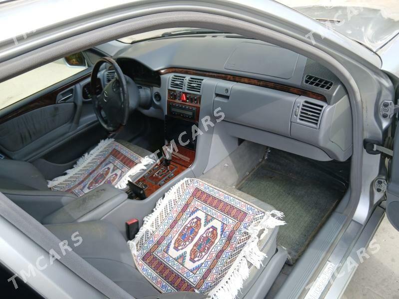 Mercedes-Benz E320 2001 - 120 000 TMT - Türkmenbaşy - img 5