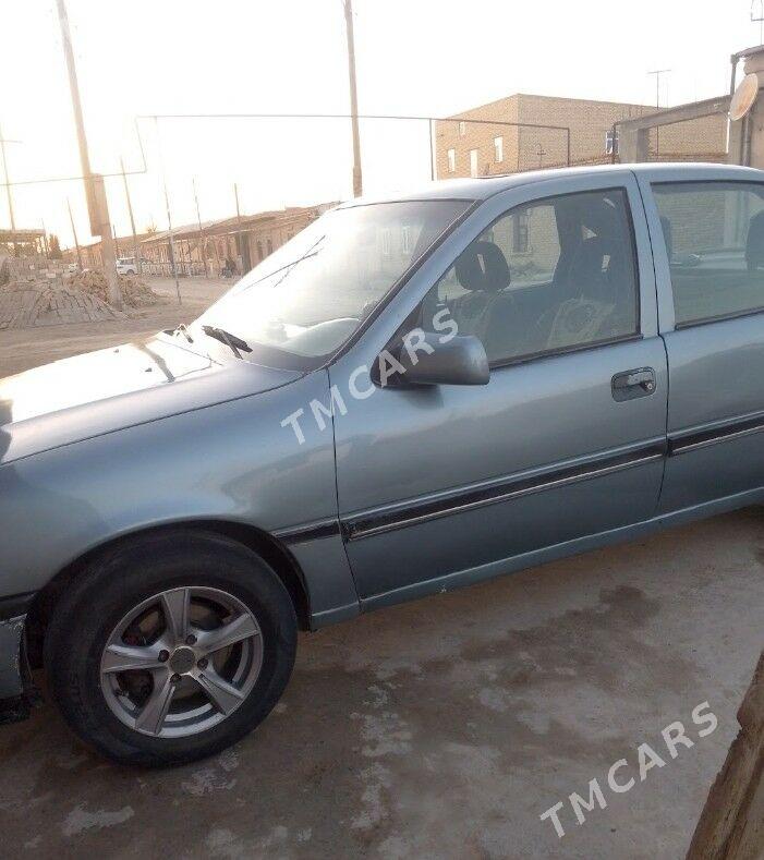 Opel Vectra 1989 - 32 000 TMT - Çärjew - img 1