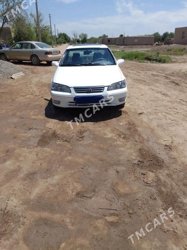 Toyota Camry 1998 - 130 000 TMT - Акдепе - img 1