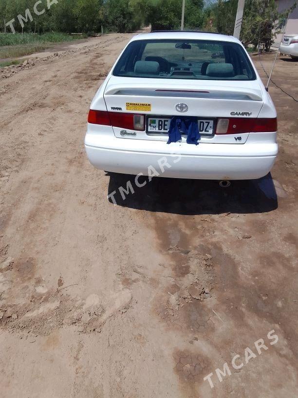 Toyota Camry 1998 - 130 000 TMT - Акдепе - img 3