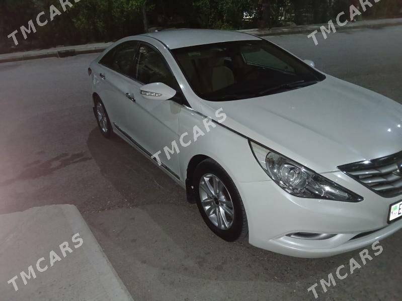 Hyundai Sonata 2010 - 160 000 TMT - Мир 3 - img 4