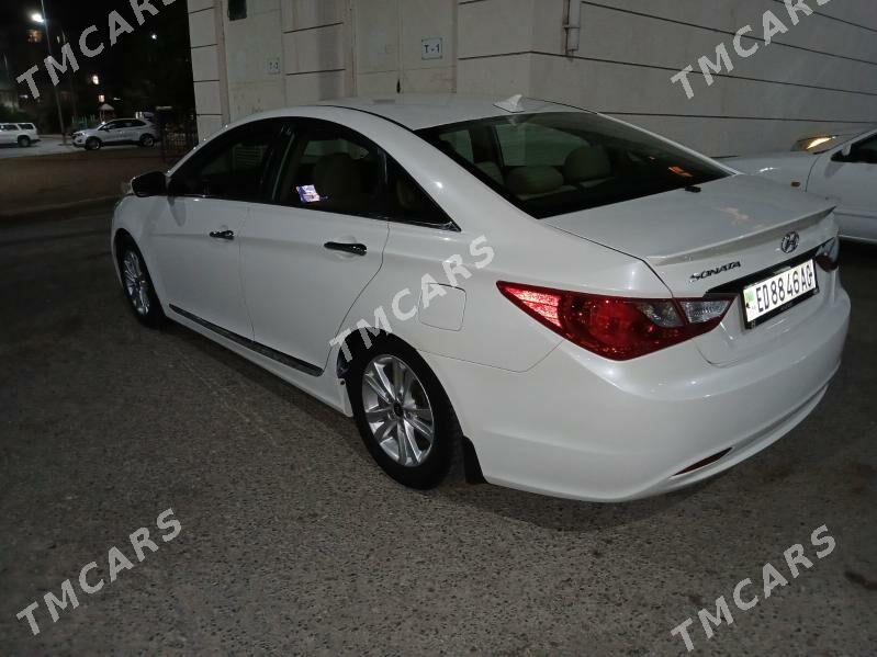 Hyundai Sonata 2010 - 160 000 TMT - Мир 3 - img 6