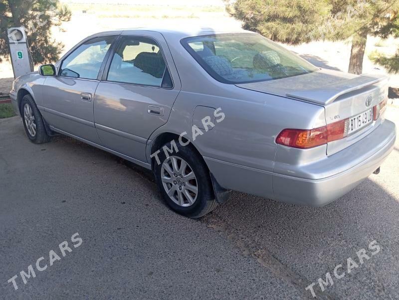Toyota Camry 2001 - 130 000 TMT - Дянев - img 3