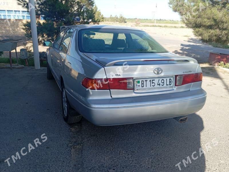 Toyota Camry 2001 - 130 000 TMT - Дянев - img 5