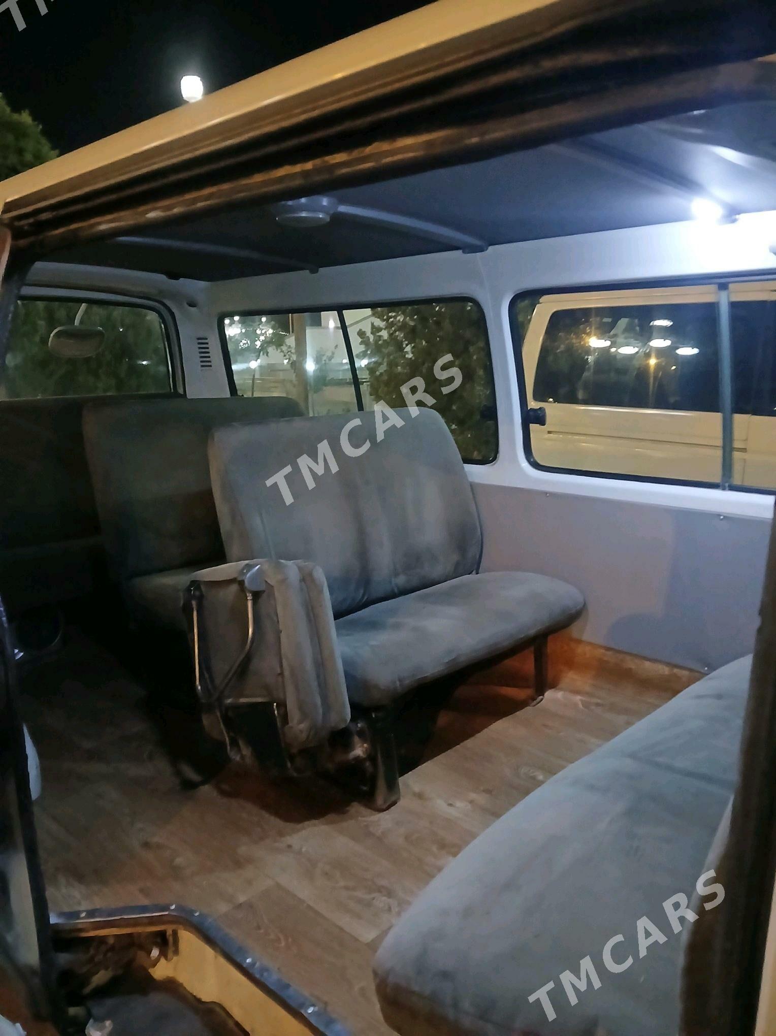 Toyota Hiace 2003 - 115 000 TMT - Aşgabat - img 6