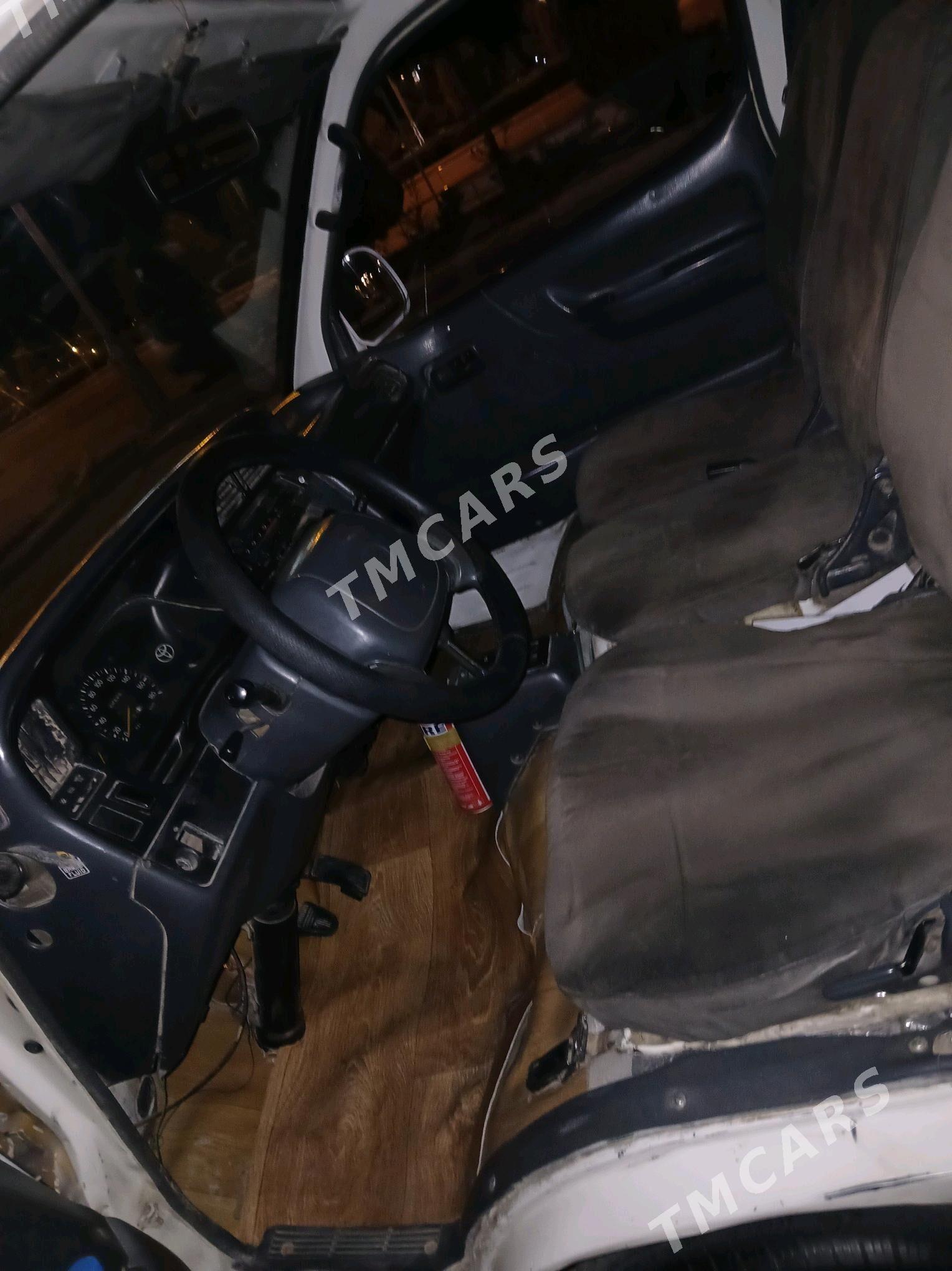 Toyota Hiace 2003 - 115 000 TMT - Aşgabat - img 7