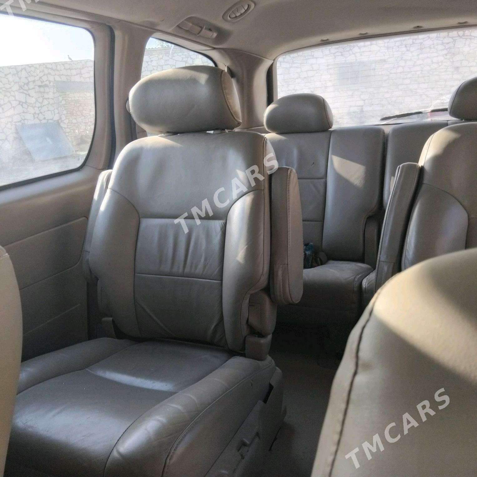 Toyota Sienna 2001 - 136 000 TMT - Достлук - img 2