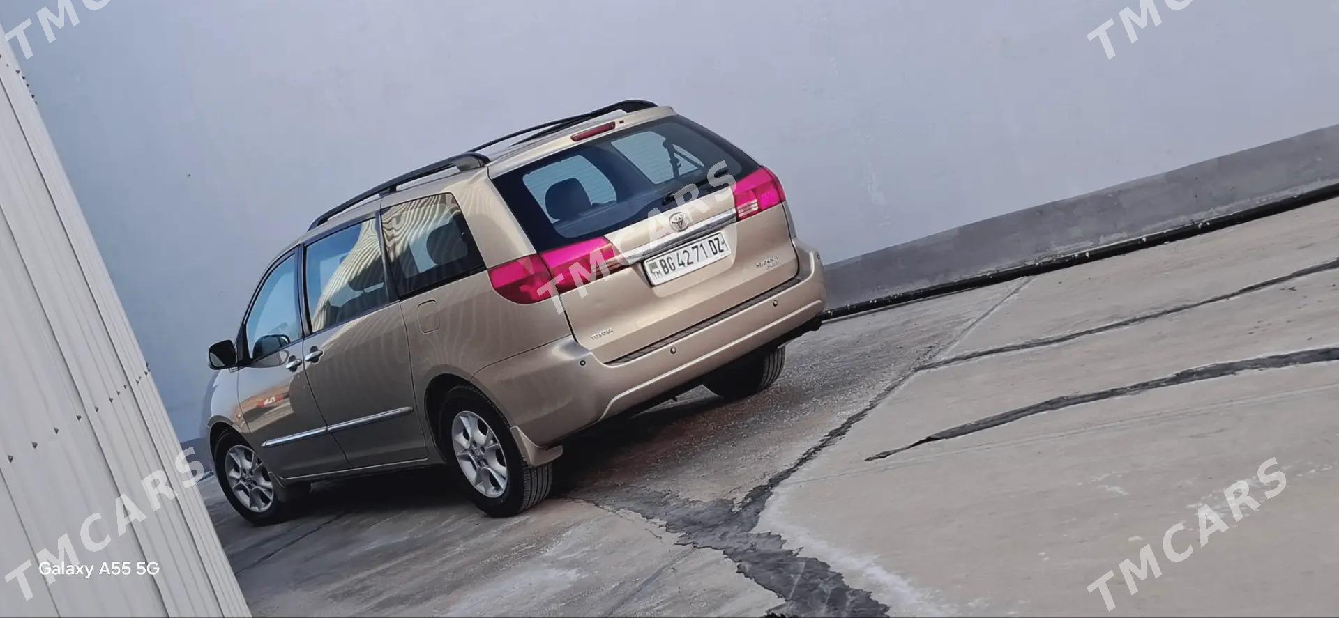 Toyota Sienna 2003 - 250 000 TMT - Гороглы (Тагта) - img 9