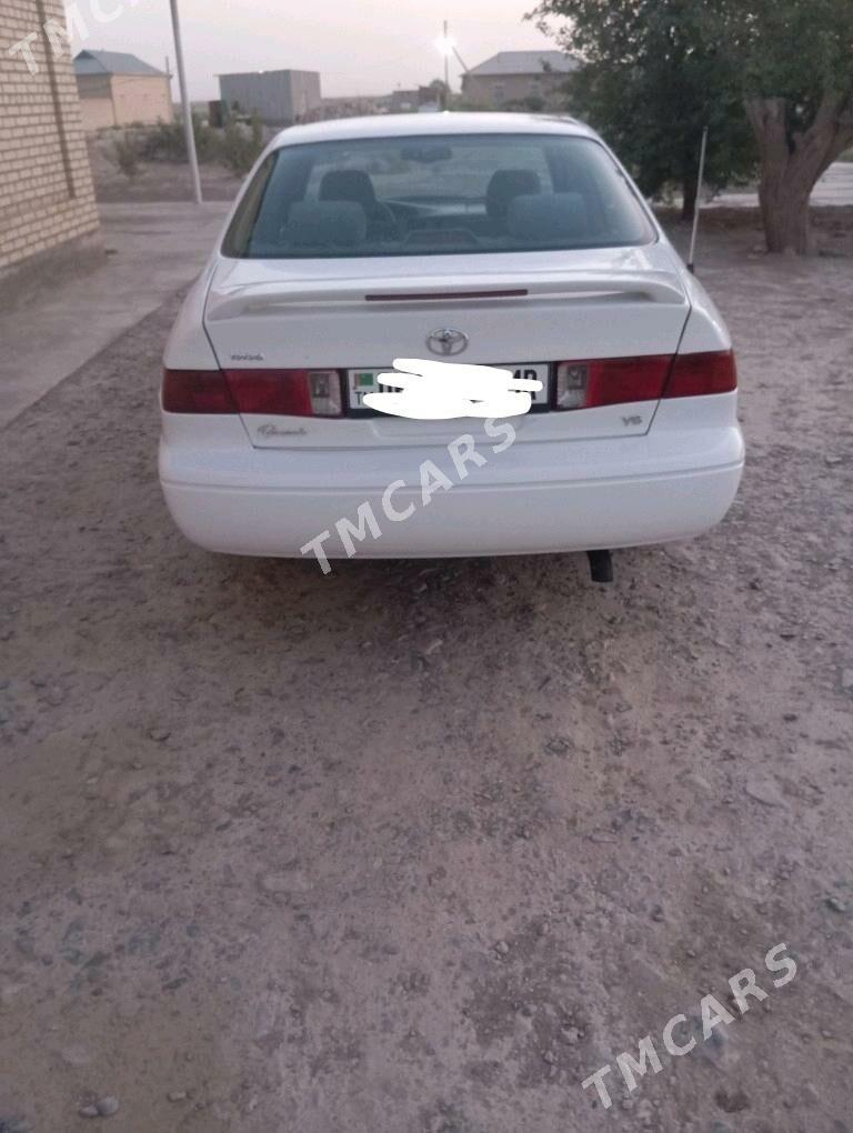 Toyota Camry 2001 - 120 000 TMT - Baýramaly - img 2
