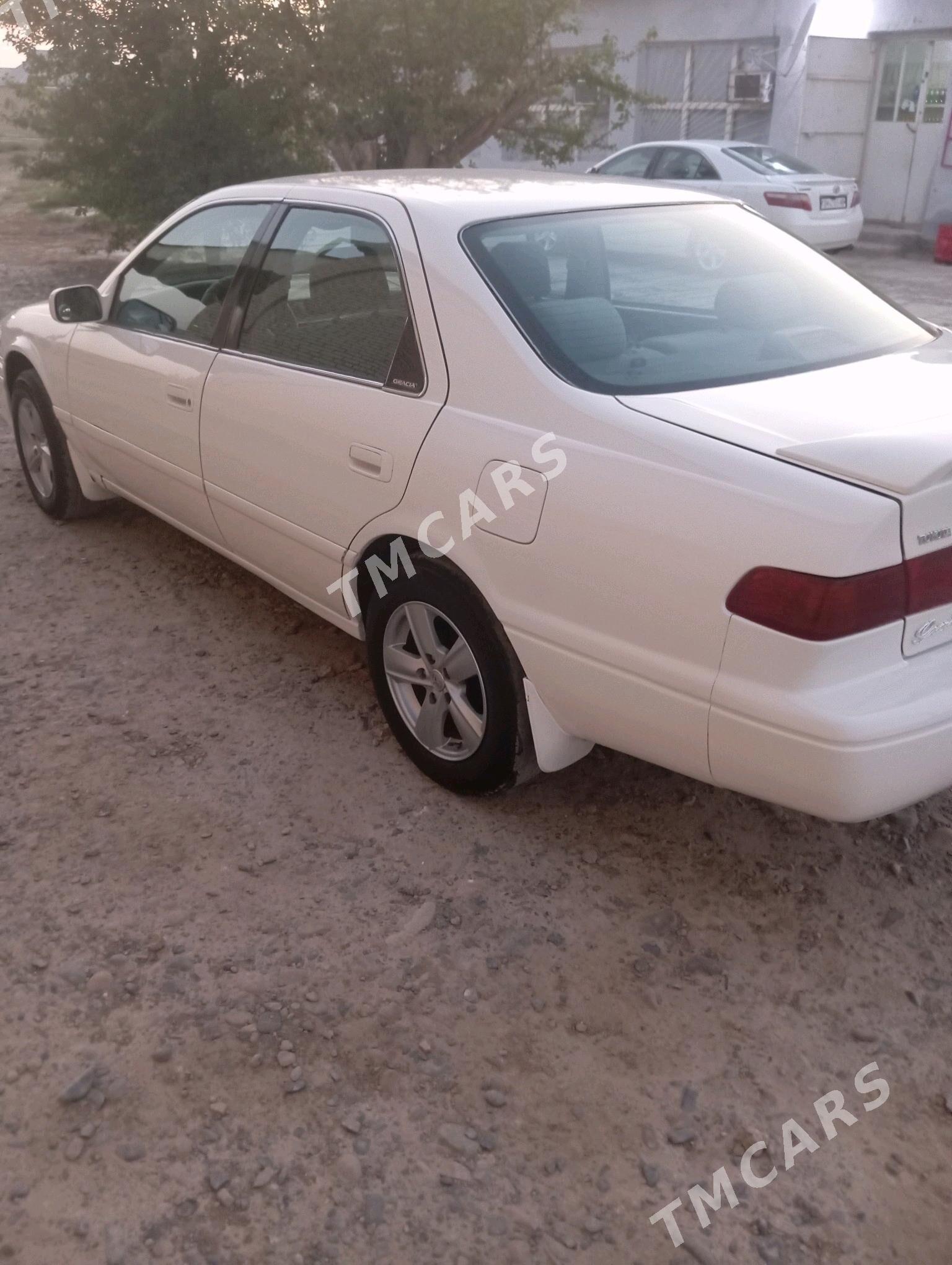 Toyota Camry 2001 - 120 000 TMT - Baýramaly - img 4
