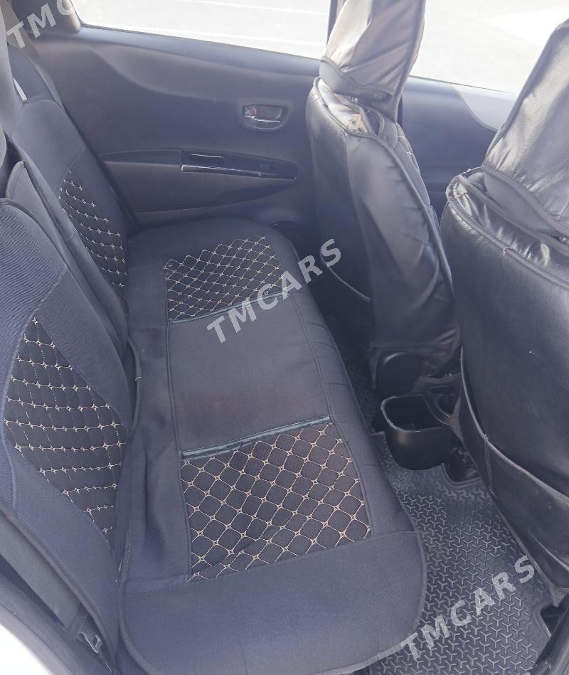 Toyota Yaris 2011 - 124 000 TMT - Дашогуз - img 1