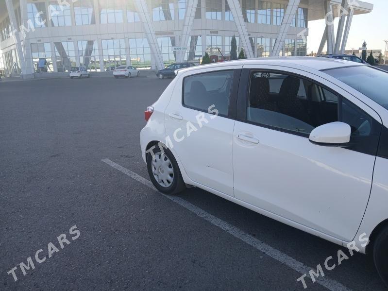 Toyota Yaris 2011 - 124 000 TMT - Дашогуз - img 3