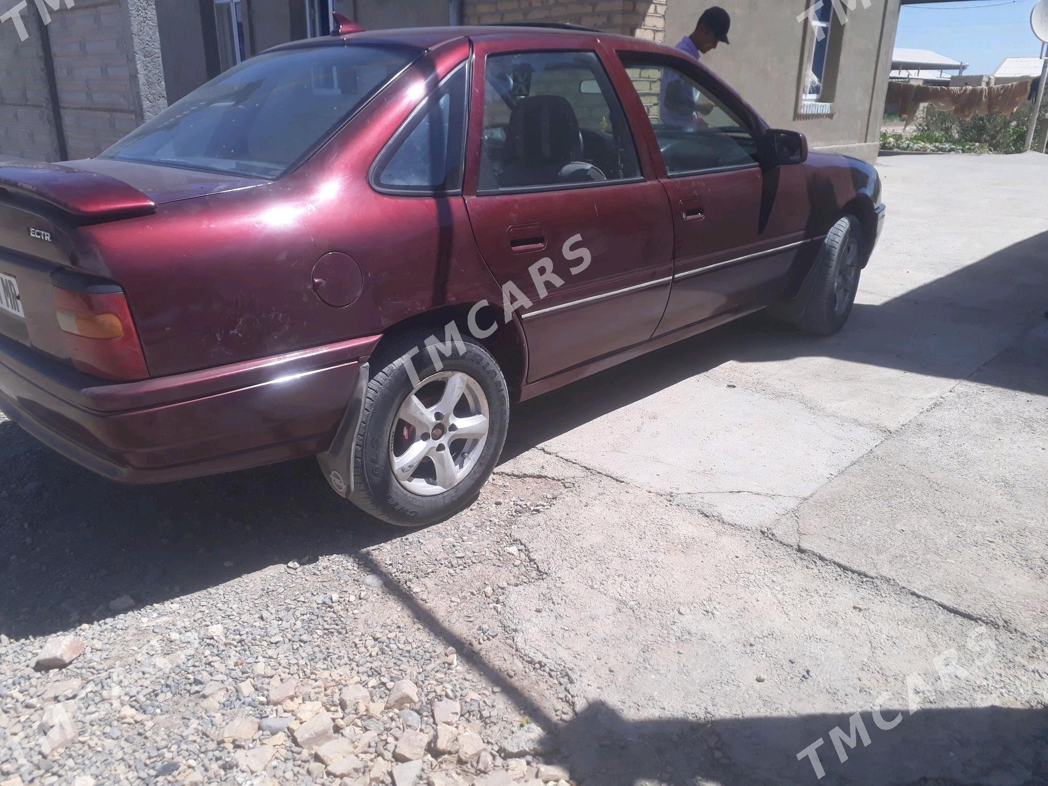 Opel Vectra 1991 - 25 000 TMT - Мургап - img 2