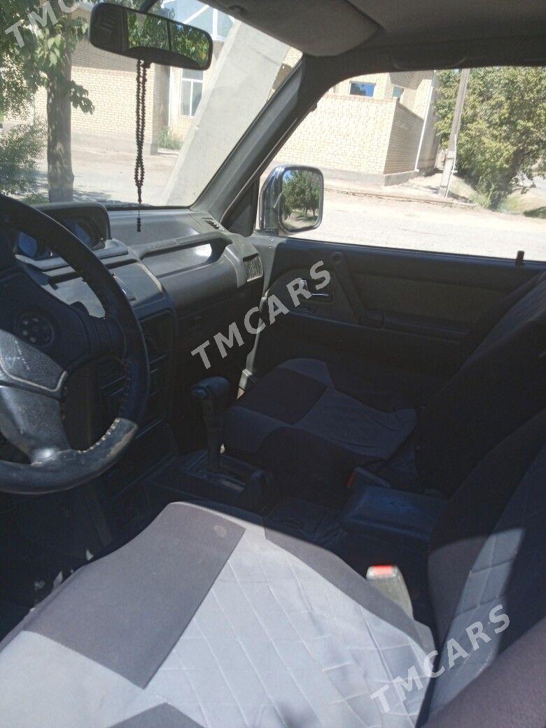 Mitsubishi Pajero 1994 - 70 000 TMT - Дянев - img 2