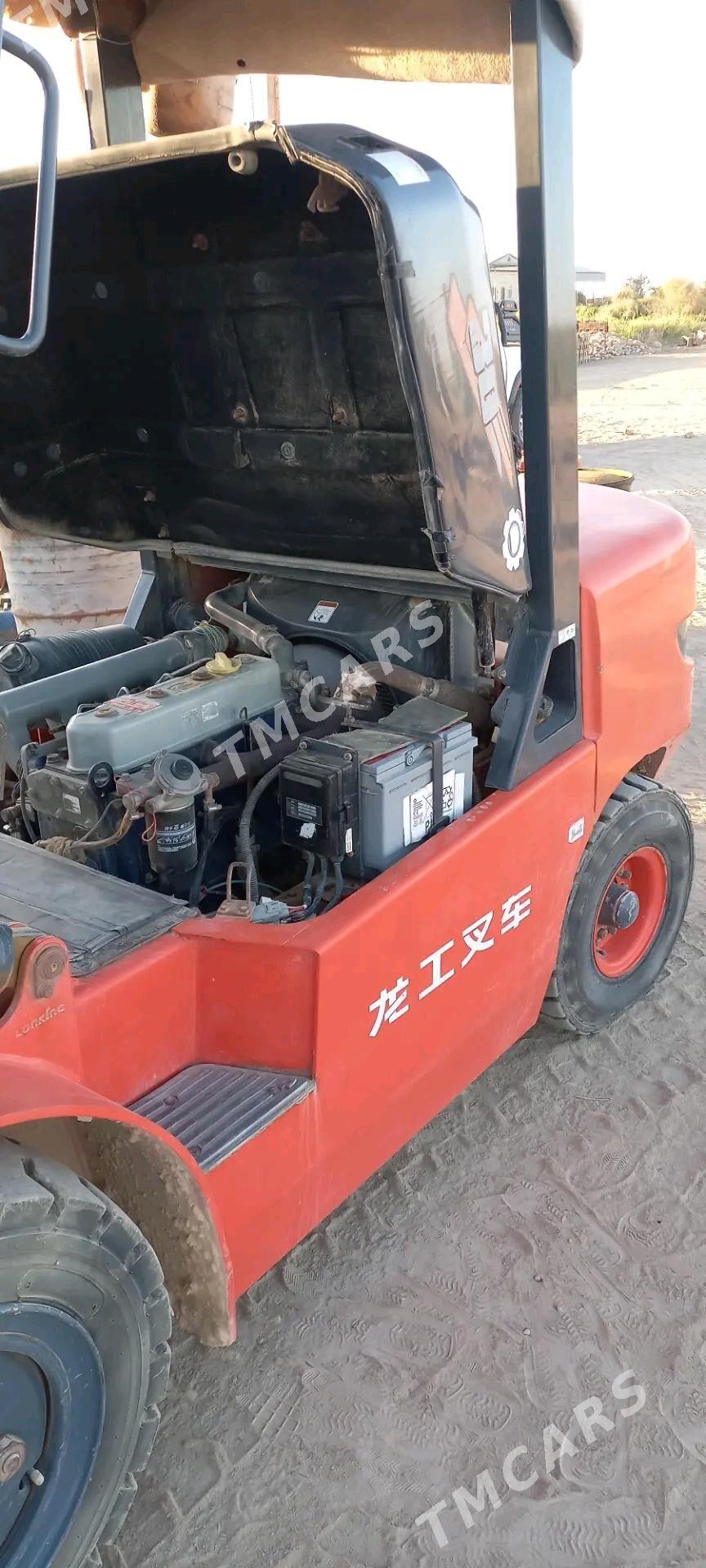 Kara Forklift 2022 - 140 000 TMT - Sakarçäge - img 3