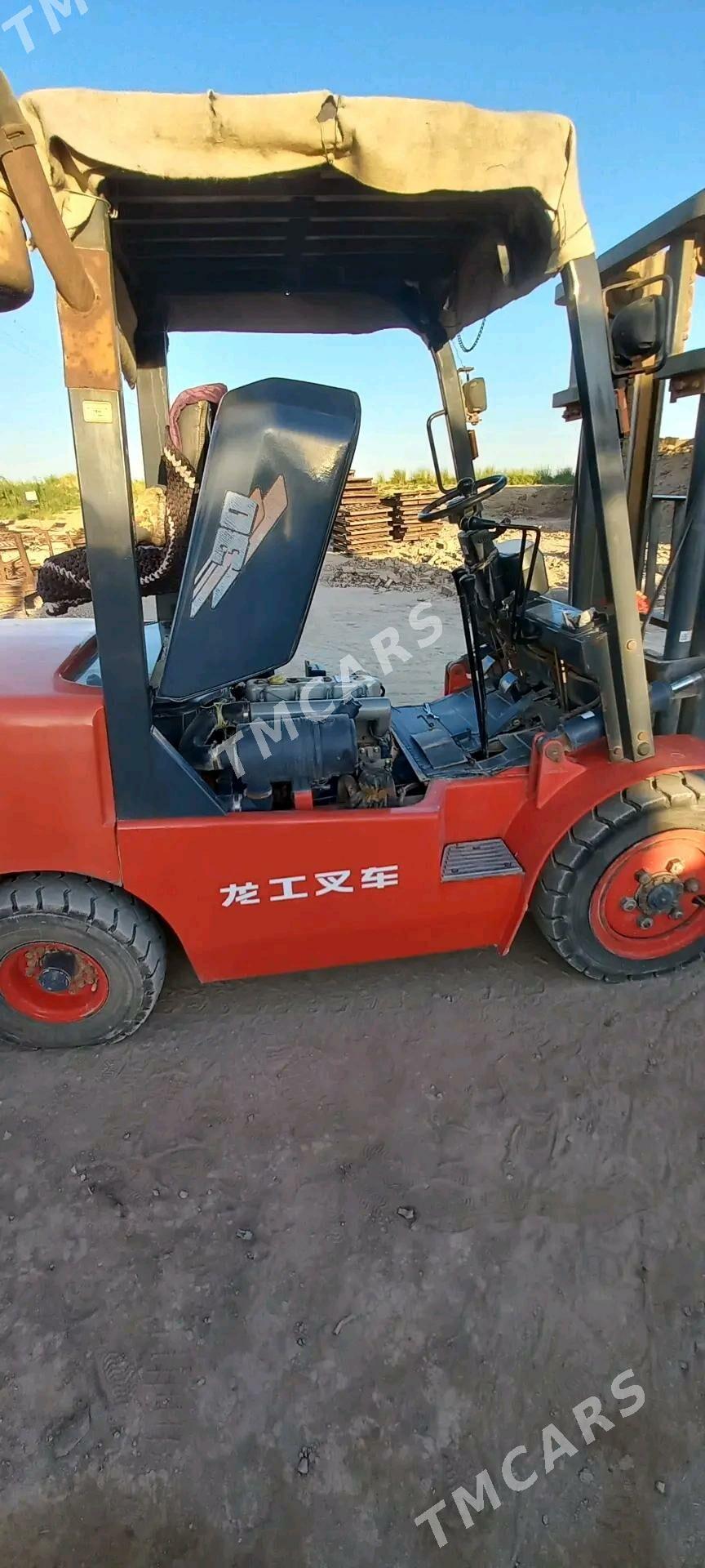 Kara Forklift 2022 - 140 000 TMT - Sakarçäge - img 5