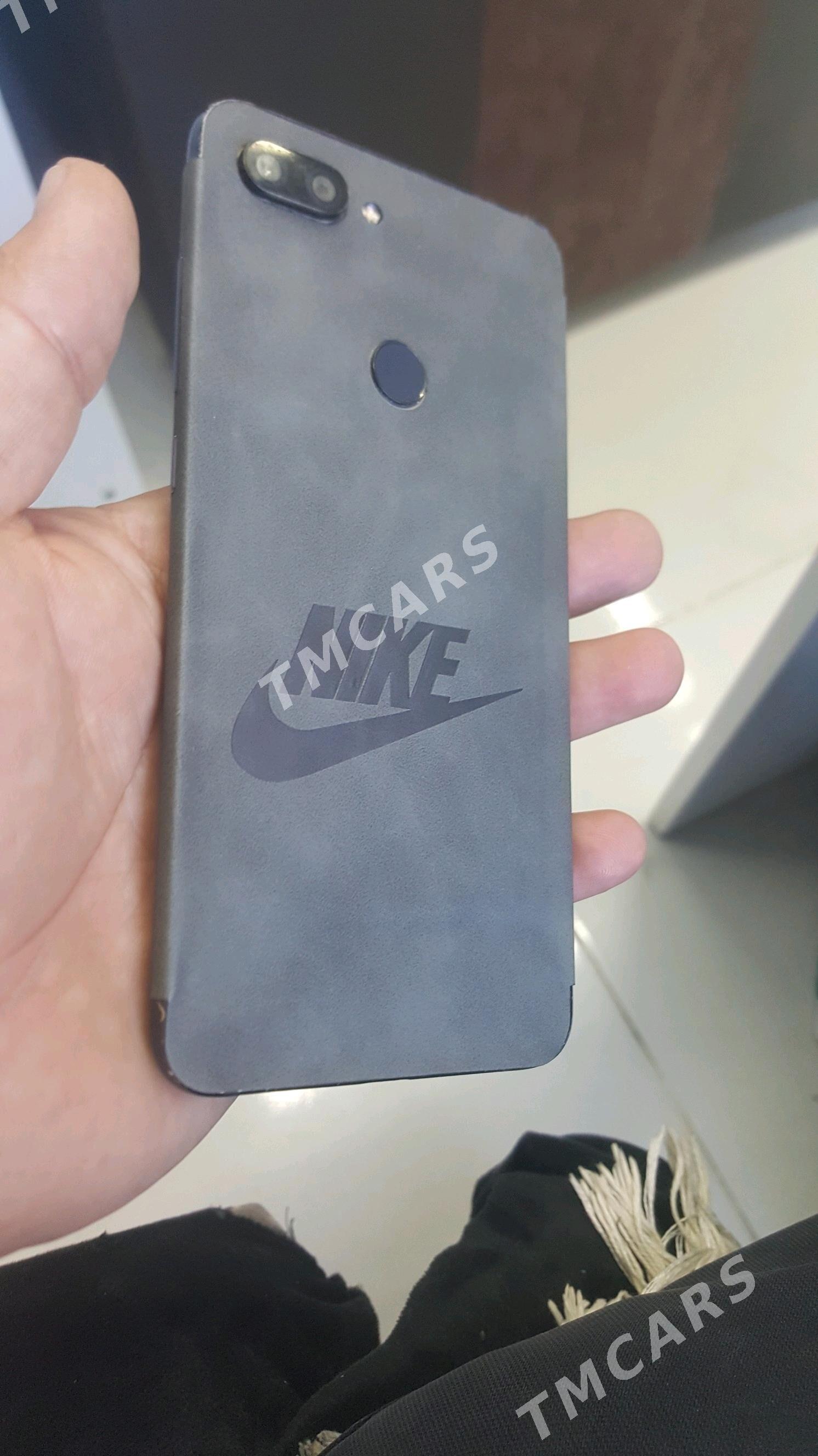 mi 8 lite - Сакарчага - img 2