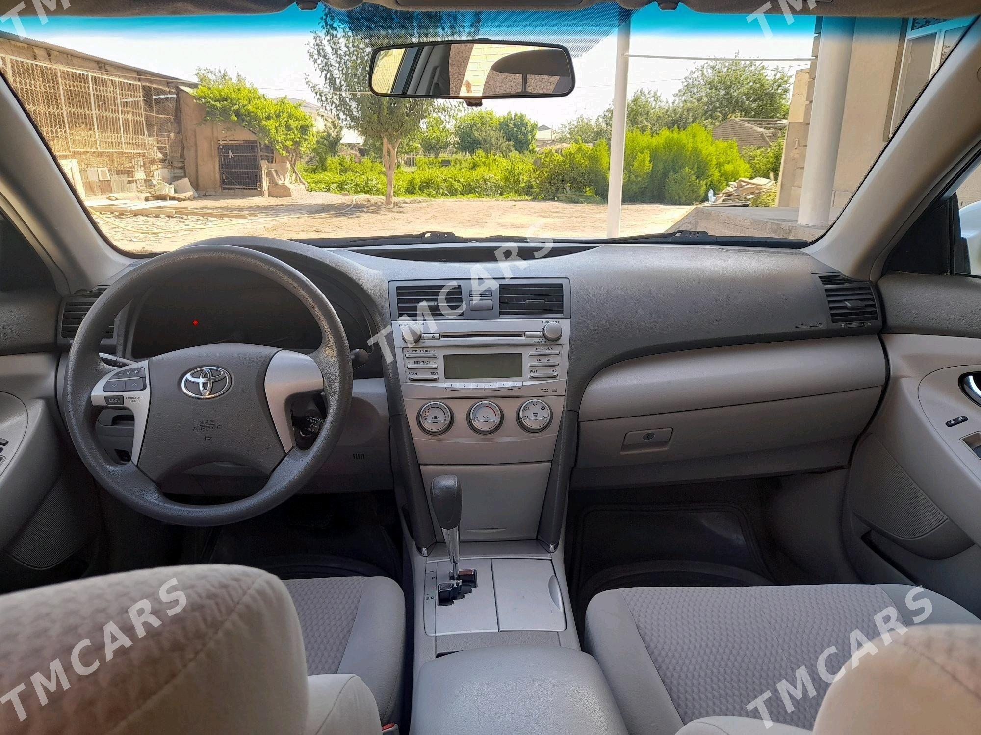 Toyota Camry 2010 - 210 000 TMT - Мары - img 5