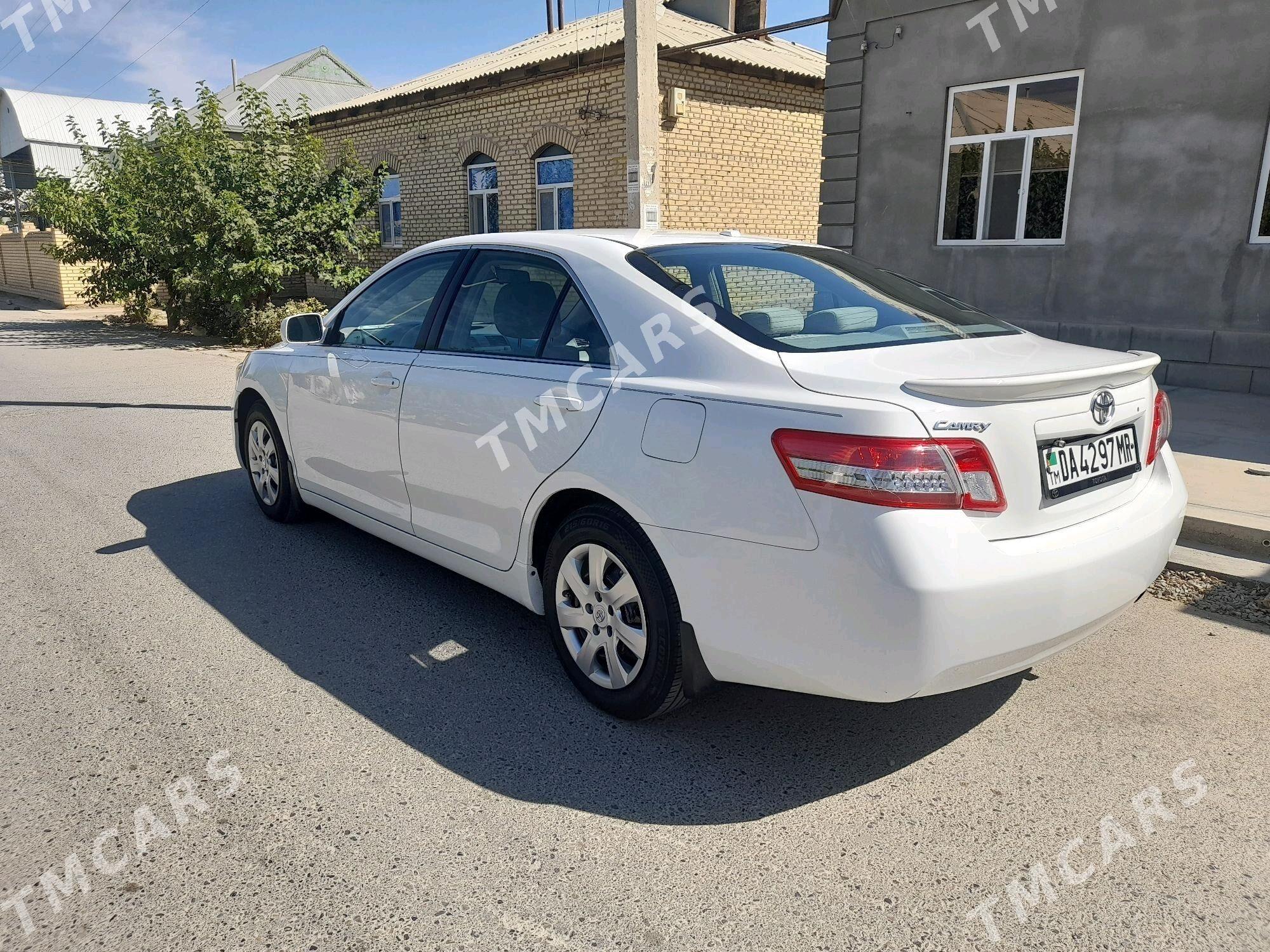 Toyota Camry 2010 - 210 000 TMT - Мары - img 4