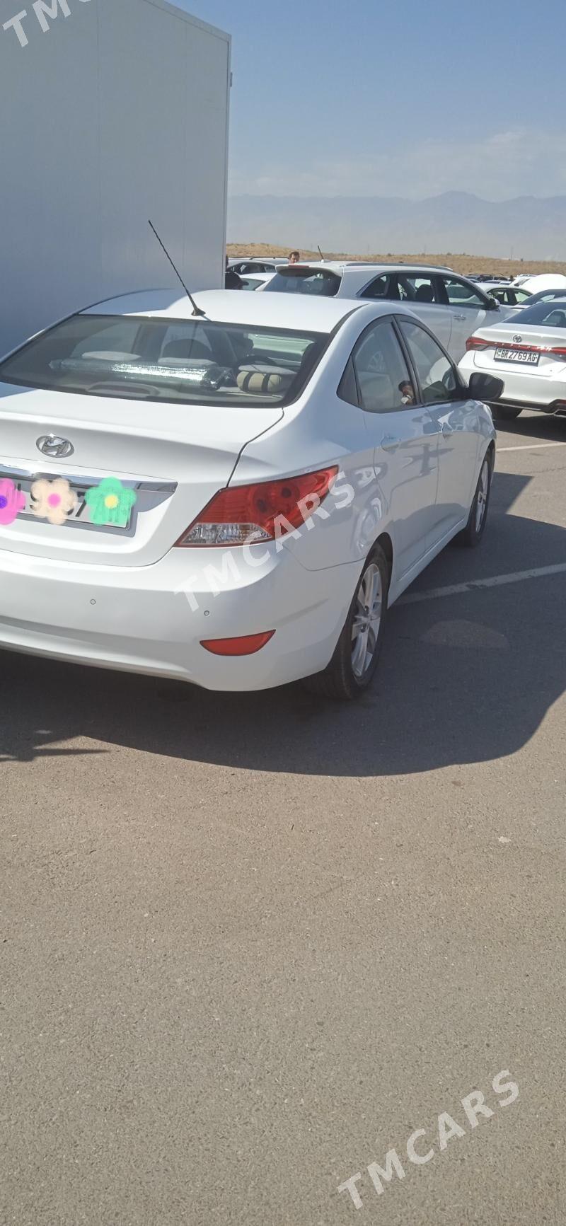 Hyundai Accent 2014 - 150 000 TMT - Анев - img 3