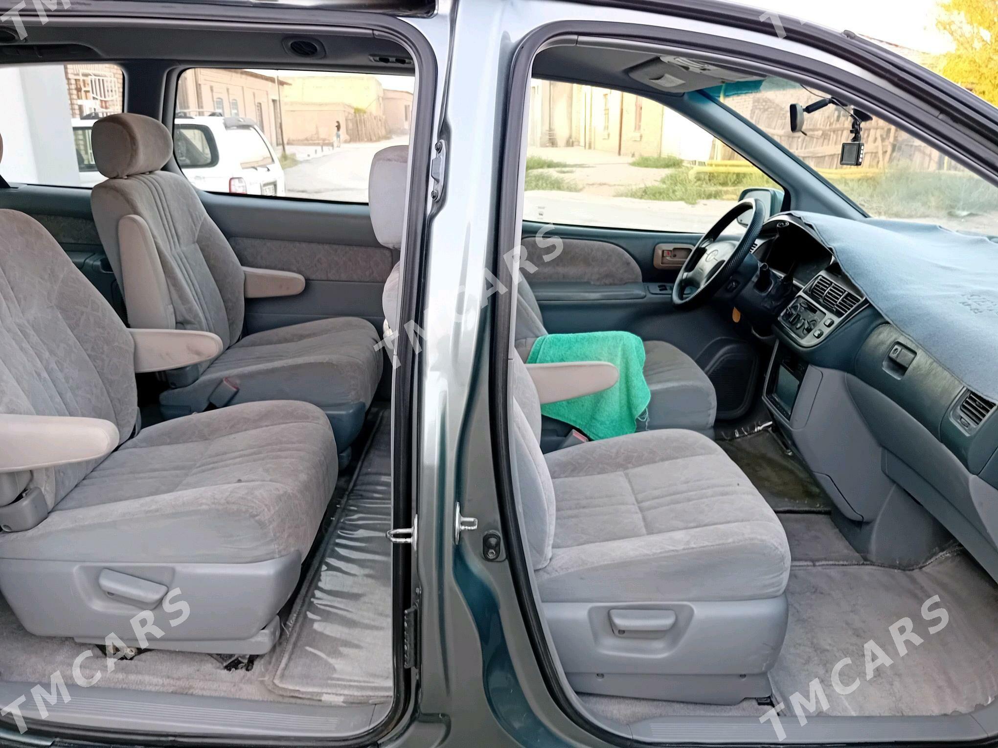 Toyota Sienna 2000 - 165 000 TMT - Türkmenabat - img 2