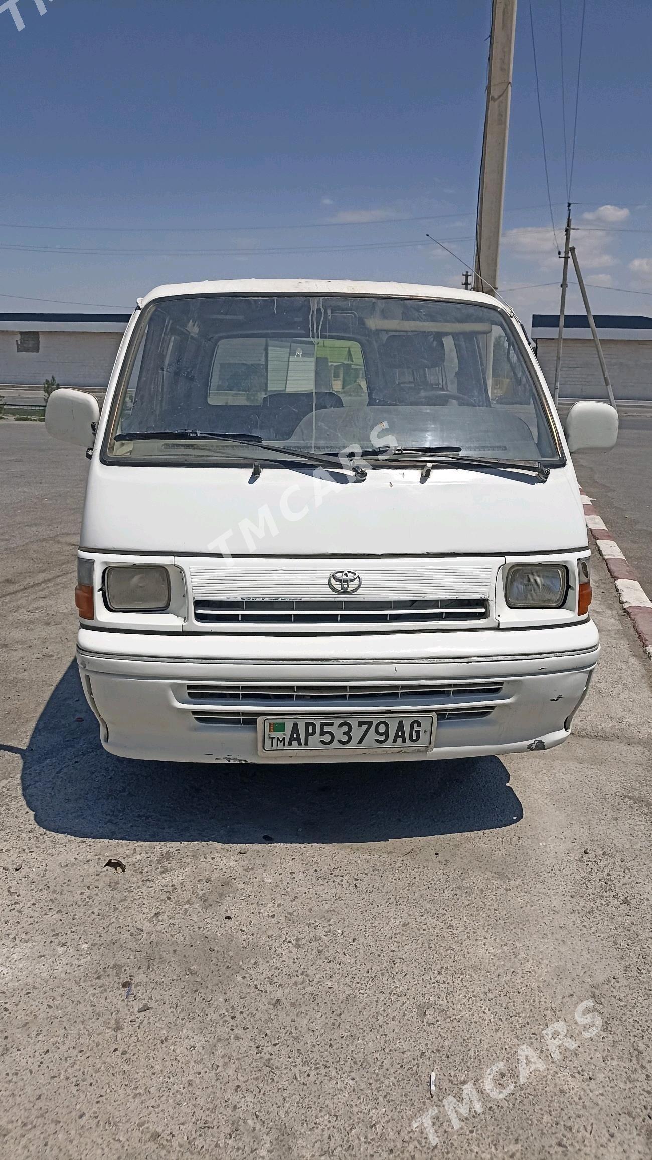 Toyota Hiace 1996 - 40 000 TMT - Büzmeýin - img 2