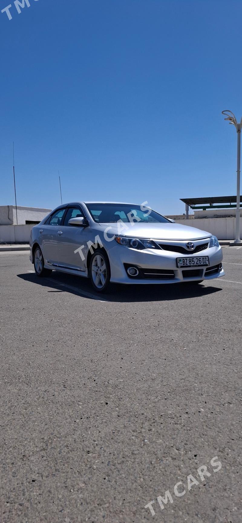 Toyota Camry 2014 - 230 000 TMT - Şabat etr. - img 1