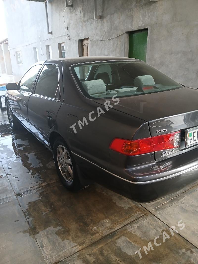 Toyota Camry 2001 - 130 000 TMT - Магданлы - img 4
