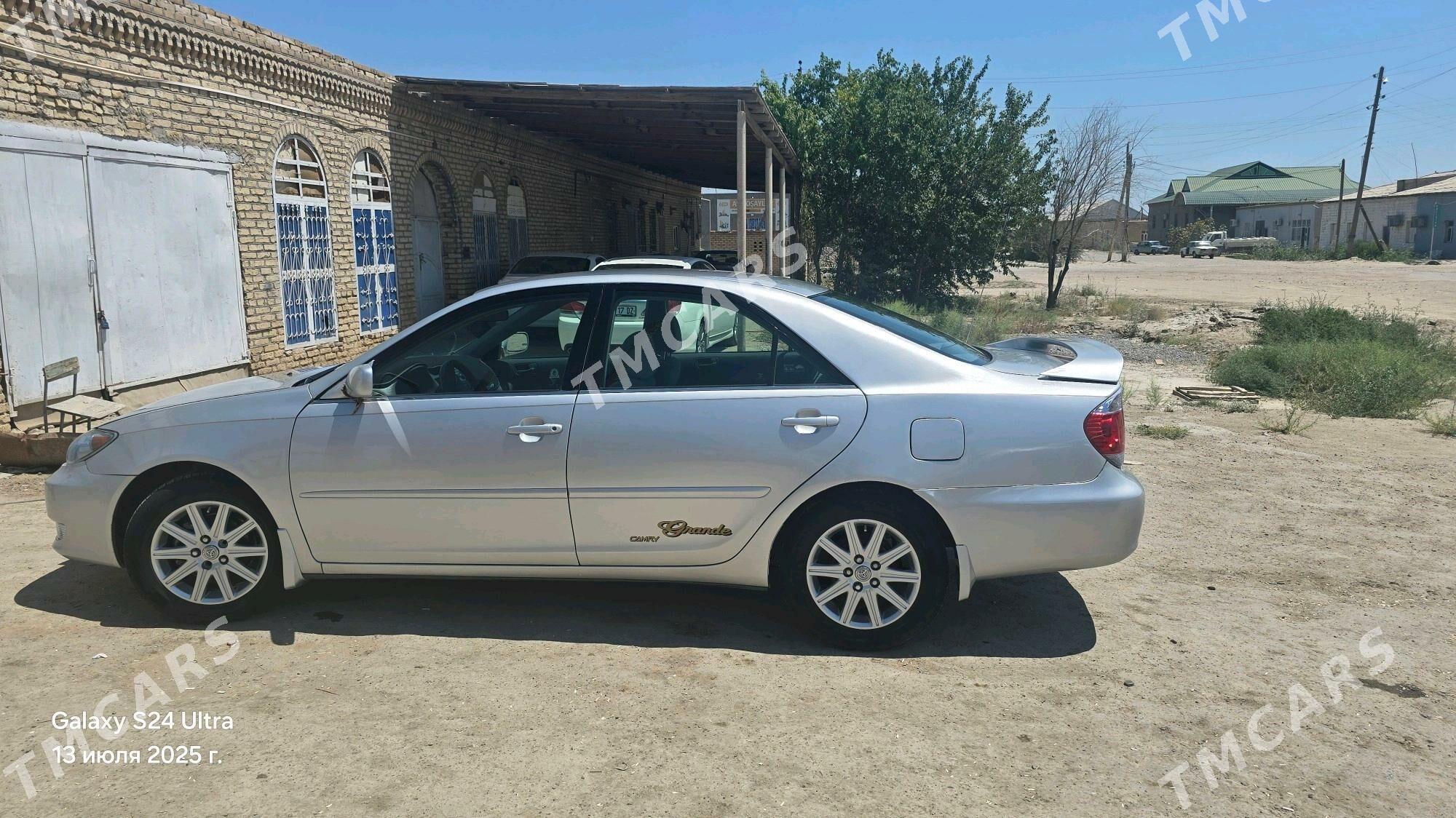 Toyota Camry 2004 - 175 000 TMT - Köneürgenç - img 3
