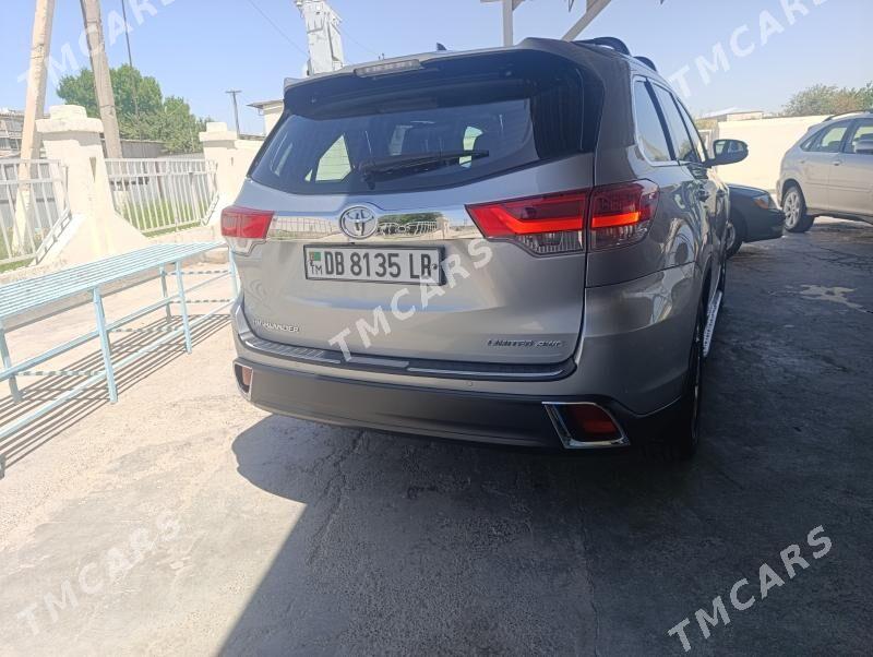 Toyota Highlander 2018 - 439 000 TMT - Туркменабат - img 4