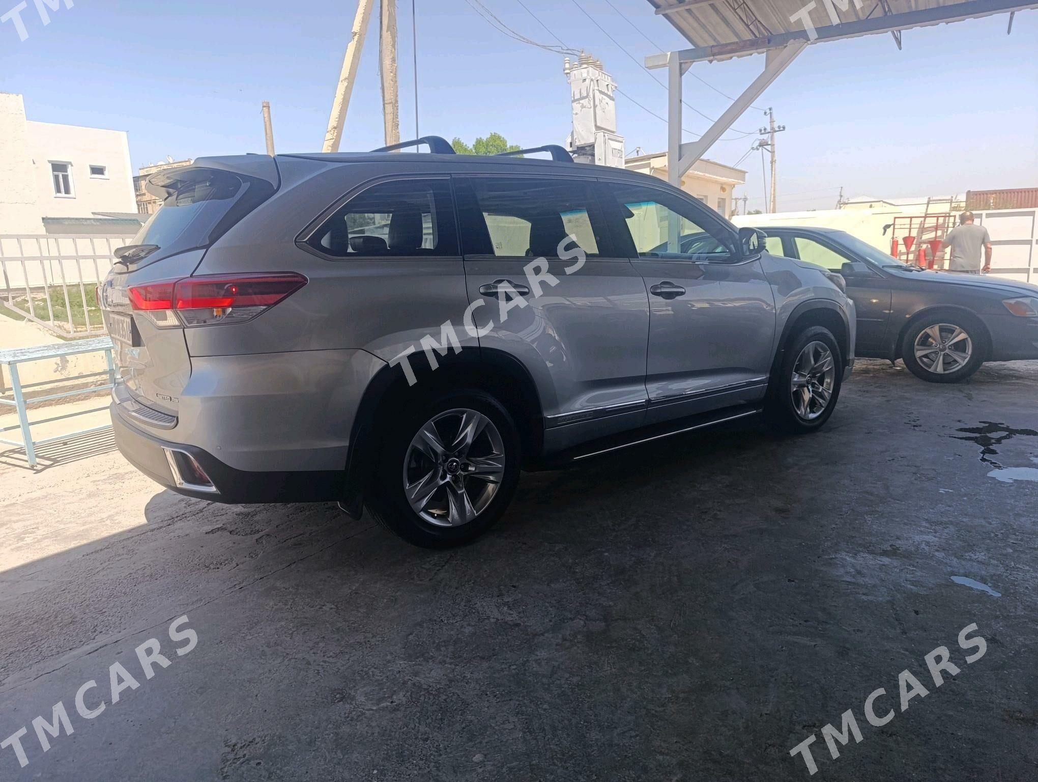 Toyota Highlander 2018 - 439 000 TMT - Туркменабат - img 6