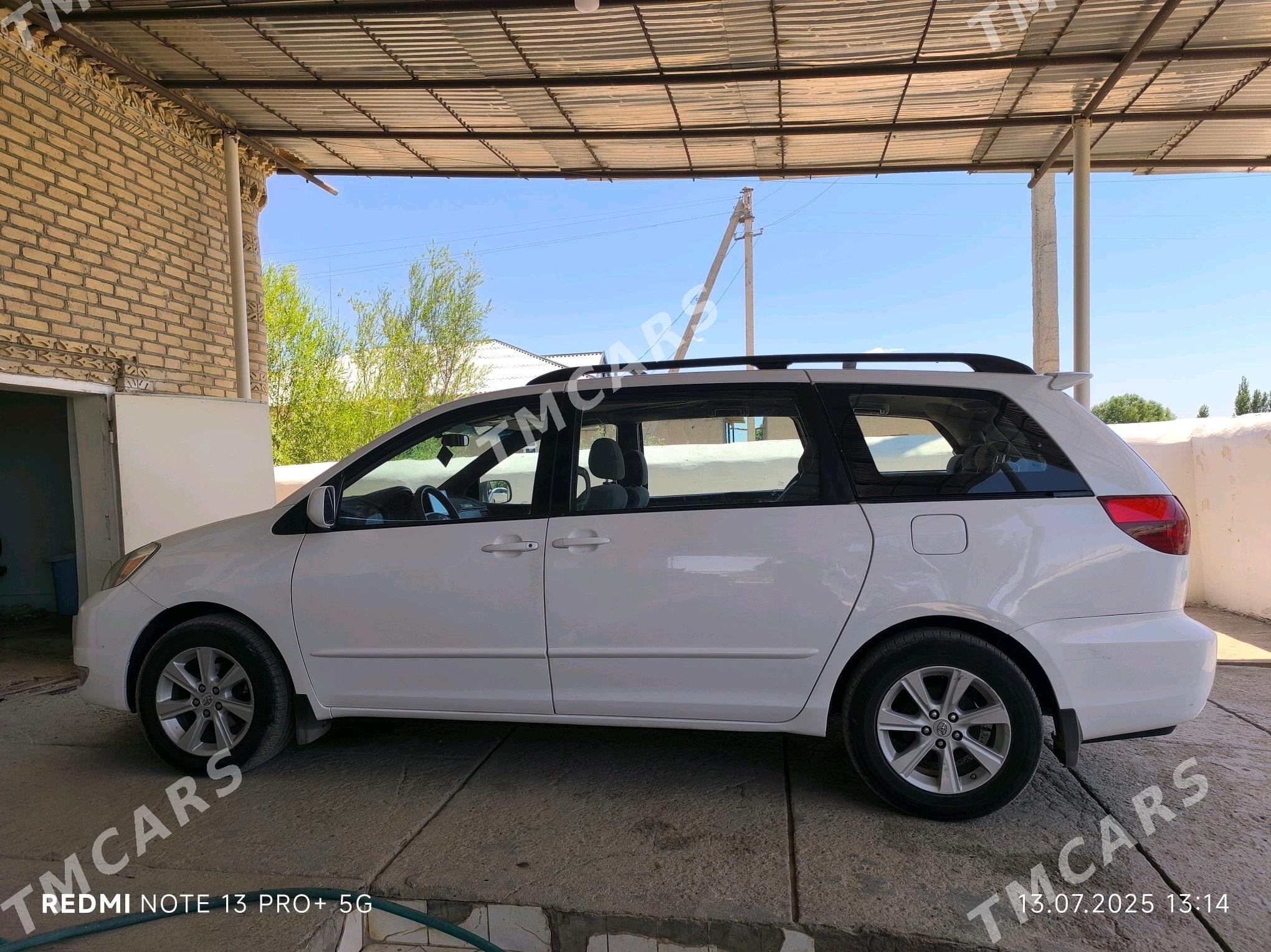 Toyota Sienna 2004 - 200 000 TMT - Gubadag - img 2