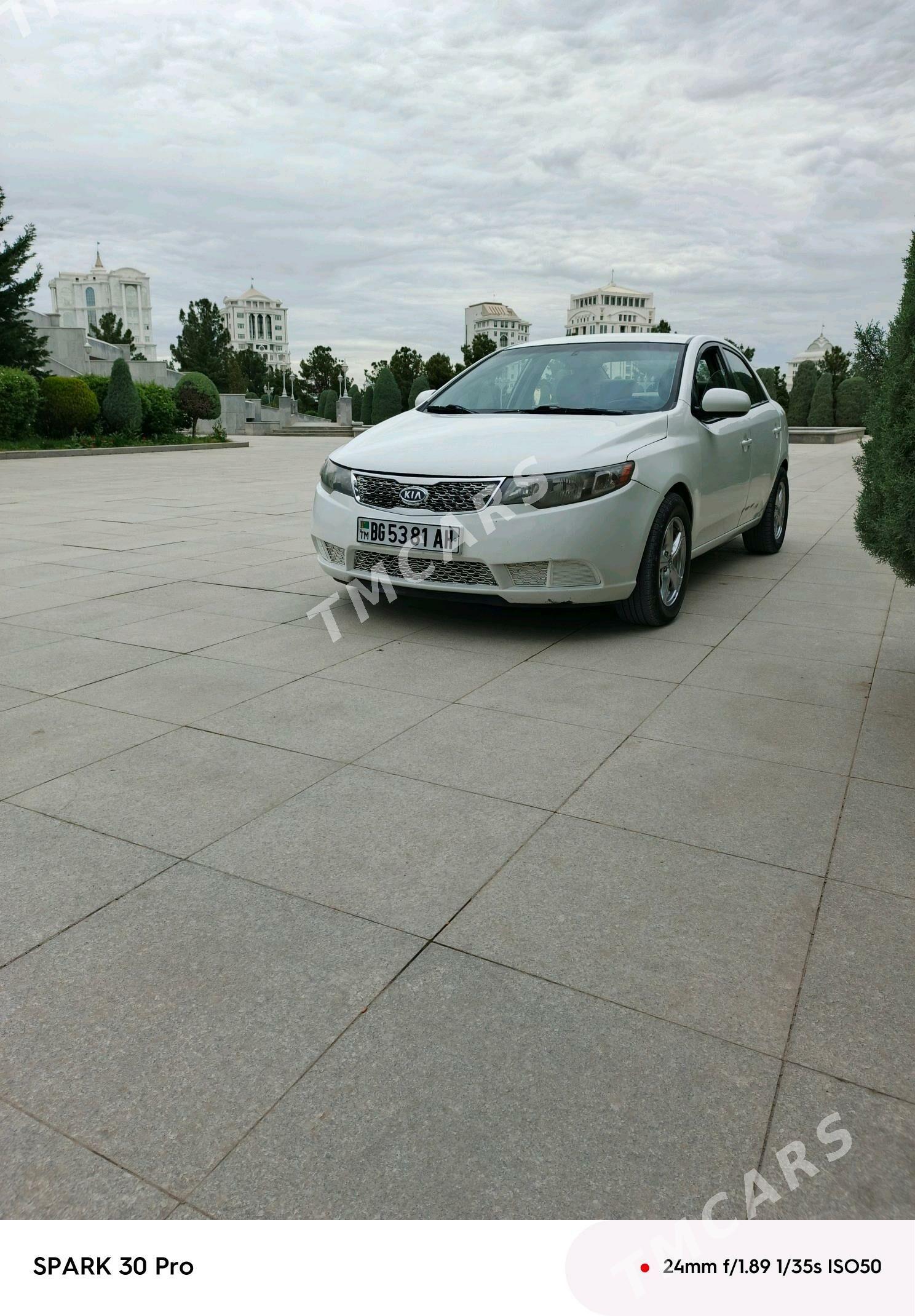 Kia Forte 2010 - 120 000 TMT - Ак-Бугдайский этрап - img 3