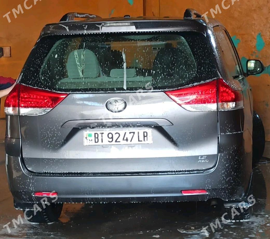 Toyota Sienna 2011 - 280 000 TMT - Türkmenabat - img 3