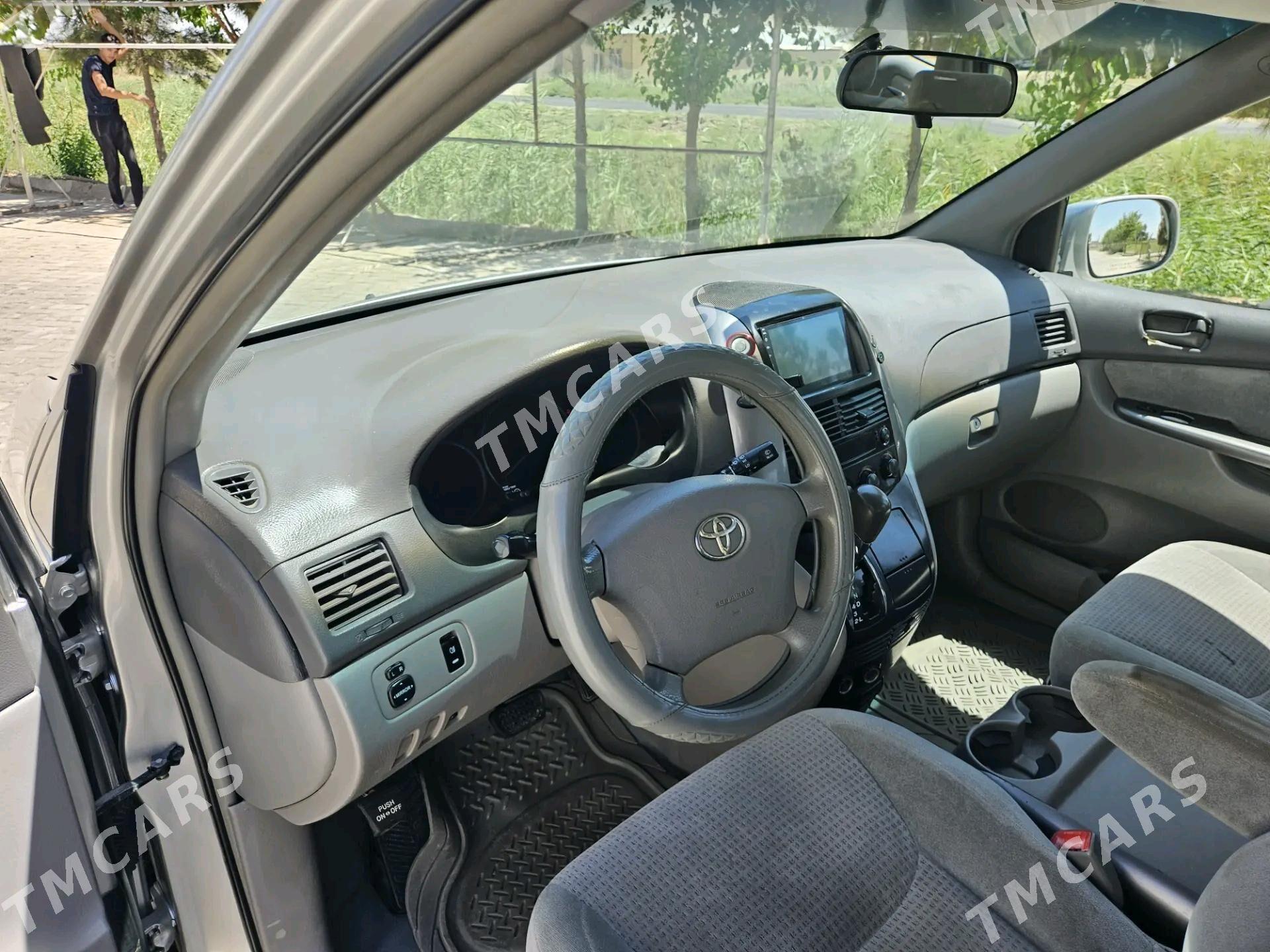 Toyota Sienna 2007 - 200 000 TMT - Mary - img 2