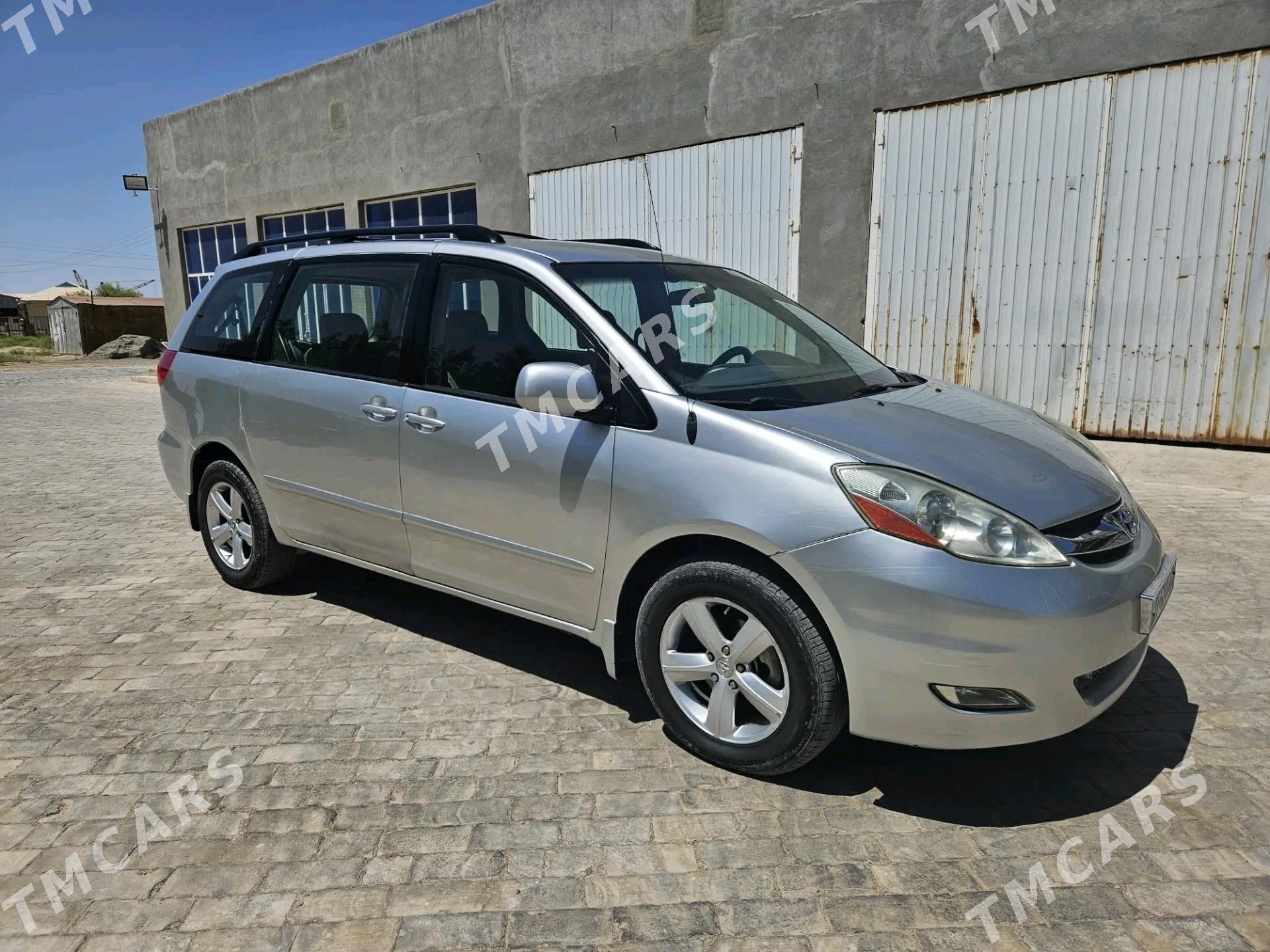 Toyota Sienna 2007 - 200 000 TMT - Mary - img 3