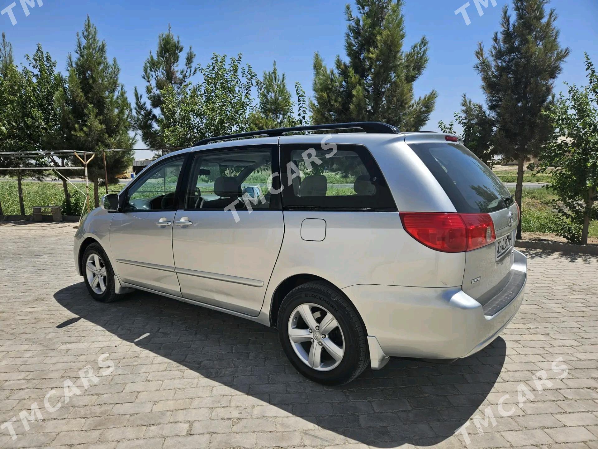 Toyota Sienna 2007 - 200 000 TMT - Mary - img 4