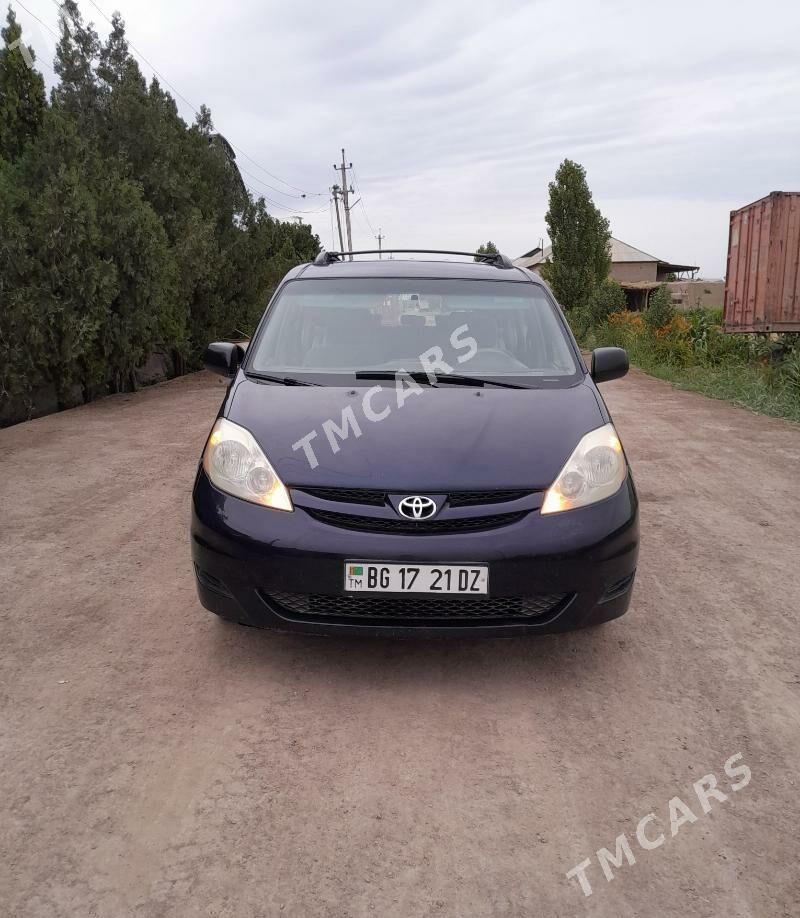 Toyota Sienna 2007 - 180 000 TMT - Гурбансолтан Едже - img 2