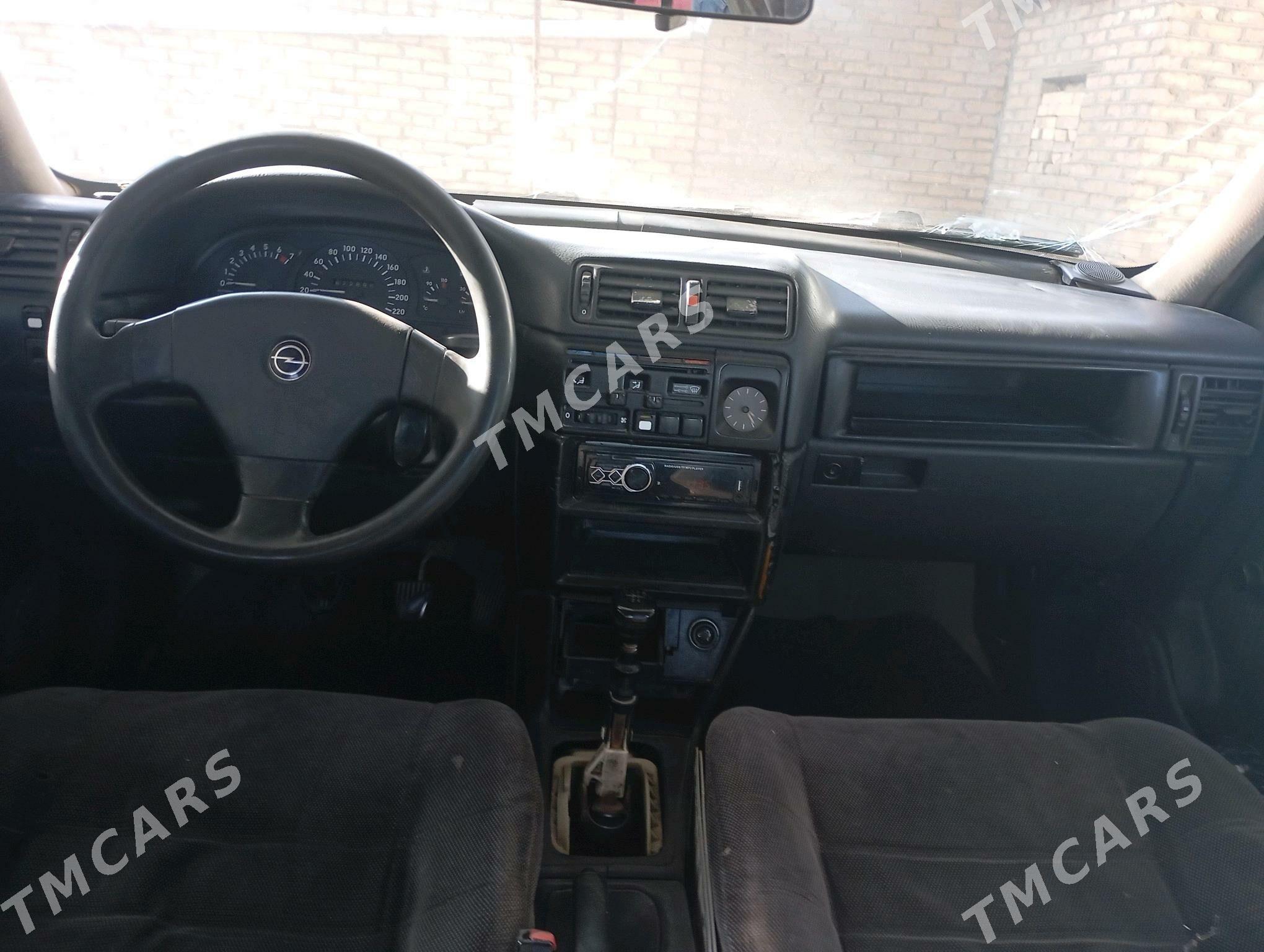 Opel Vectra 1990 - 25 000 TMT - Векильбазар - img 2