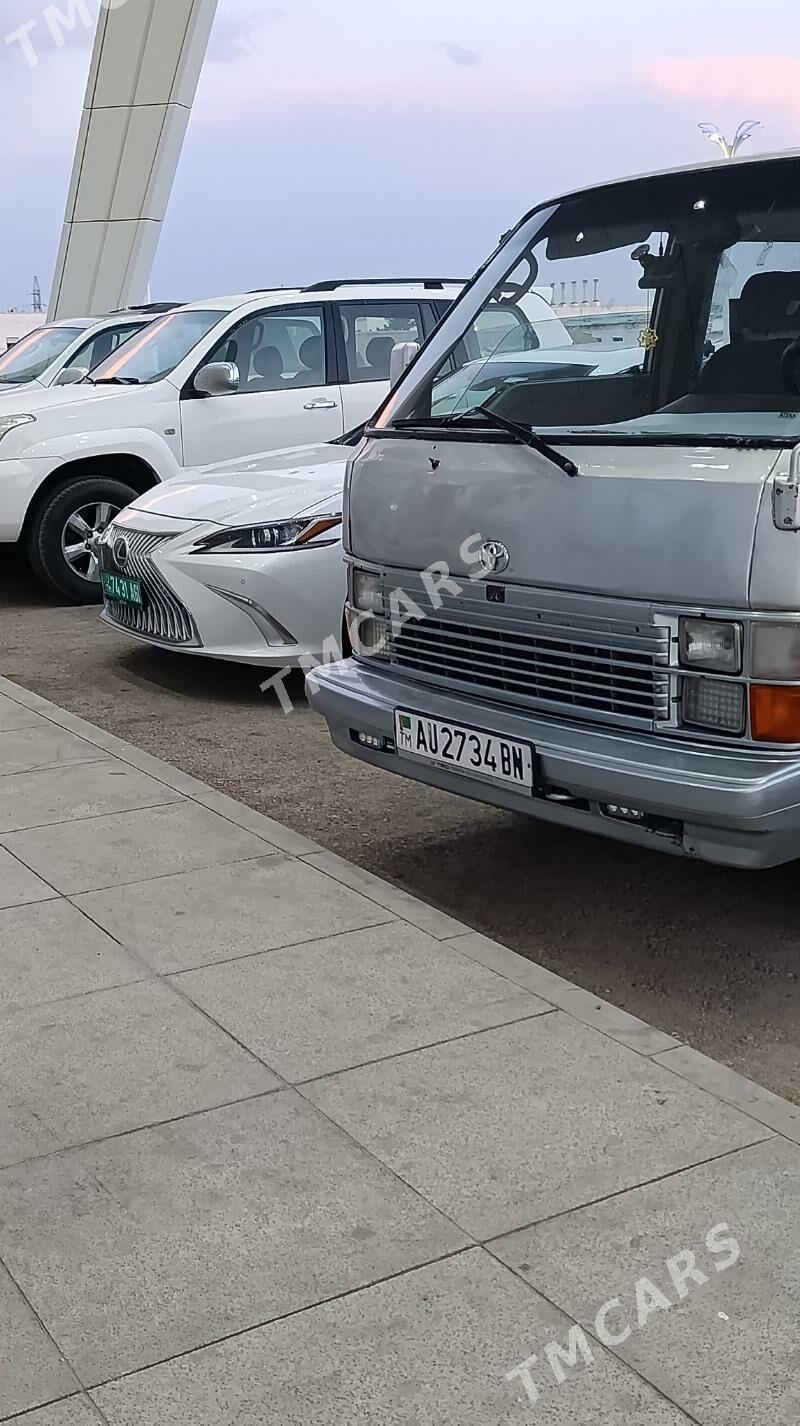 Toyota Hiace 1987 - 32 000 TMT - Balkanabat - img 2