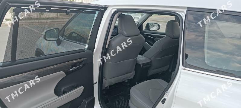 Toyota Highlander 2022 - 680 000 TMT - Arkadag - img 10