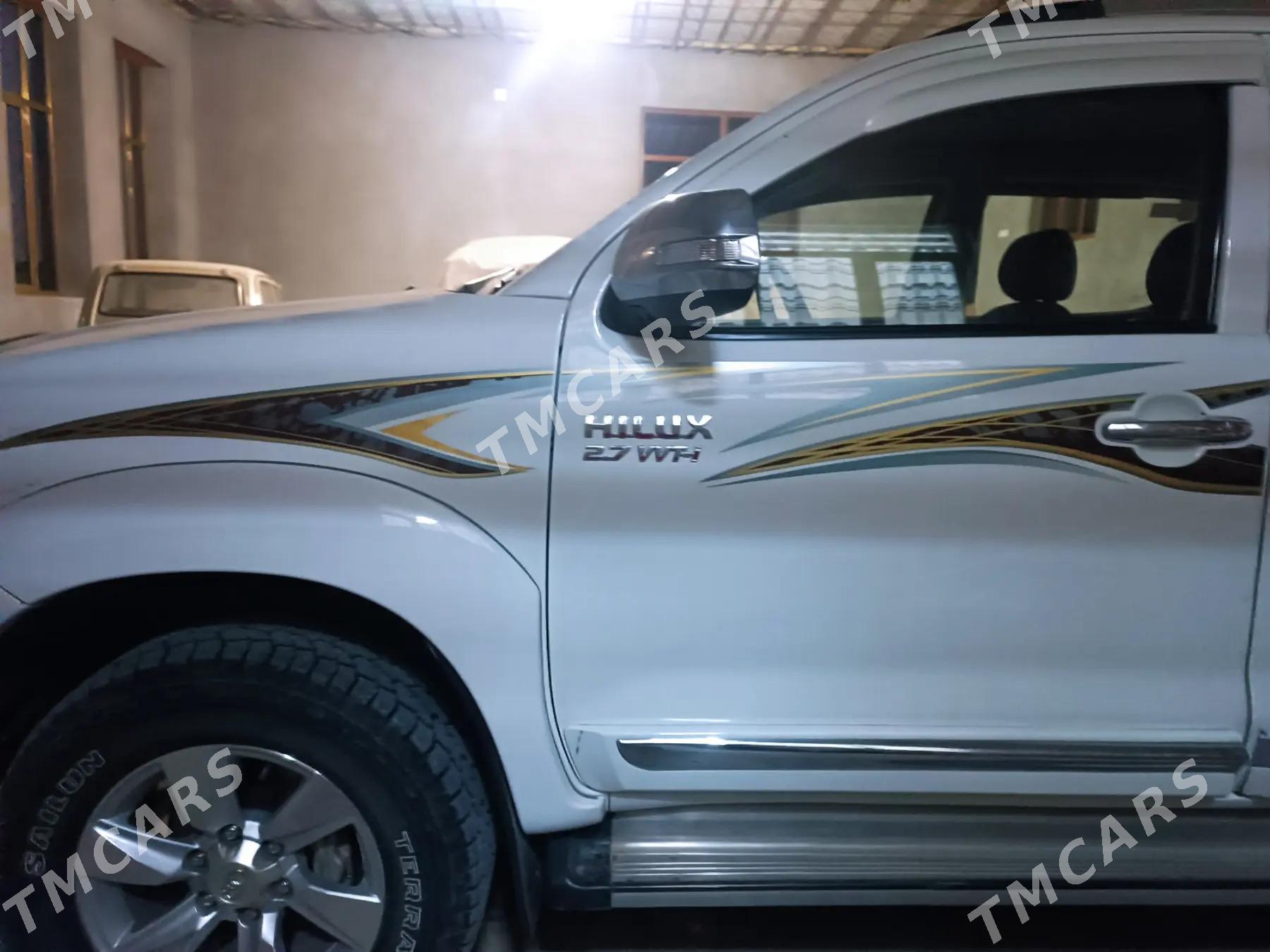 Toyota Hilux 2014 - 410 000 TMT - Серахс - img 3