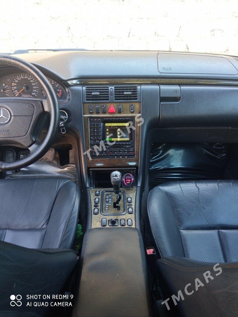 Mercedes-Benz E320 1999 - 89 000 TMT - Гумдаг - img 2